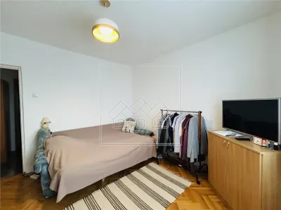 Apartament decomandat, 3 camere, 2 bai, balcon, etaj5/7 - Terezian - foto 11