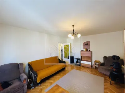 Apartament decomandat, 3 camere, 2 bai, balcon, etaj5/7 - Terezian - foto 5
