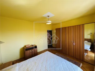 Apartament decomandat, 3 camere, 2 bai, balcon, etaj5/7 - Terezian - foto 10