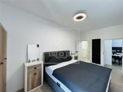 Apartament in zona Ultracentrala, 58 mp utili, recent renovat - foto 4