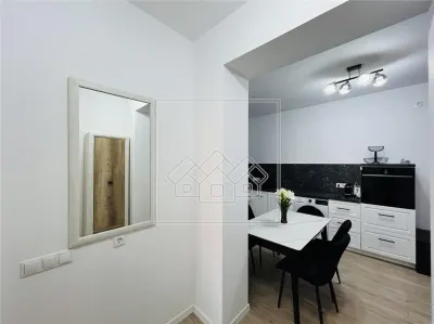Apartament in zona Ultracentrala, 58 mp utili, recent renovat - foto 9