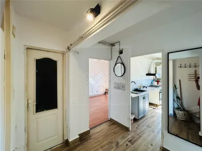 Apartament decomandat, cu 2 camere, 50 mp utili - Strand - foto 7