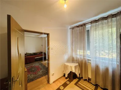 Ap cu 2 camere, balcon - Zona Cedonia - foto 15