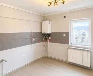 Apartament decomandat, complet renovat | Astra  Zorilor | Etaj 4/4 - foto 3