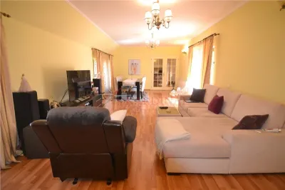 Vanzare casa deosebita, individuala, 7 camere, teren 1723 mp, 2 garaje, Central-Harman-Brasov - foto 7