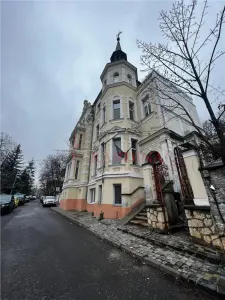 Cladire suprafata 800mp - foto 4