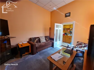 DE VANZARE APARTAMENT 3 CAMERE ULTRACENTRAL - foto 3