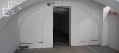 Spatiu Comercial Ultracentral la demisol cu parcare proprie - foto 1