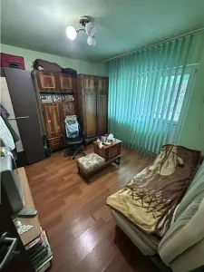 Decomandat cu 2 bai si 2 balcoane la etaj 3 - foto 2