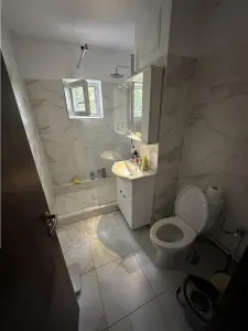 Decomandat cu 2 bai si 2 balcoane la etaj 3 - foto 4