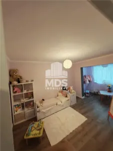 Decomandat la et 3 cu 2 bai cu incalzire in pardoseala - foto 5