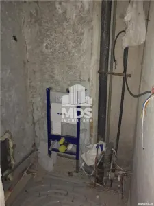 3 camere , parter cu balcon , centrala , 2 bai , Dambovita - foto 9