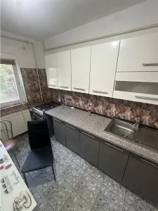 Decomandat pe 2 parti cu centrala langa Posta - foto 2