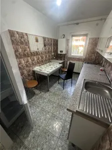 Decomandat pe 2 parti cu centrala langa Posta - foto 9