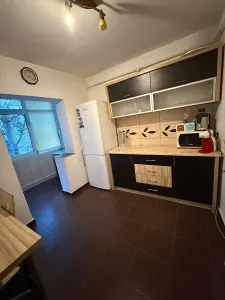 Decomandat, etaj 3 cu 2 bai si 2 balcoane in bloc anvelopat - foto 6