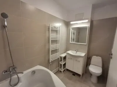 Renovat recent, lingă medicina - foto 2