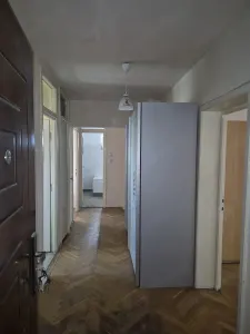 Decomandat 75 mp, 2 bai, etaj intermediar aproape de Mall - foto 4
