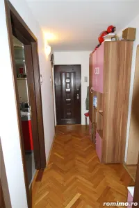 Decomandat cu 2 bai, modelul cel mai mare - foto 3