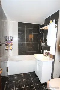 Decomandat cu 2 bai, modelul cel mai mare - foto 4