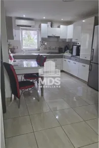 Decomandat cu 2 bai si 2 balcoane - Timisoara