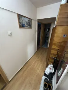 Decomandat cu 2 bai si 2 balcoane la etajul 1 bloc izolat - foto 11