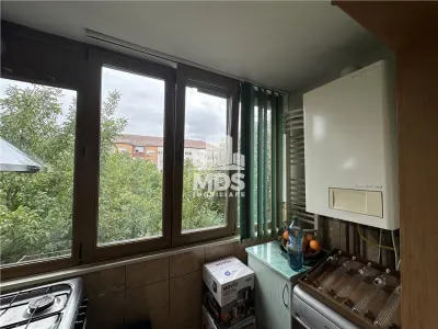 Mobilat si utilat la etajul 2 cu 2 bai - foto 4