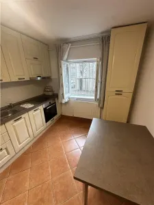 Decomandat cu 2 băi, mobilat, renovat complet - foto 3