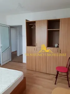 APARTAMENT DE INCHIRIAT CU 4 CAMERE IN ZONA REPUBLICII - foto 3
