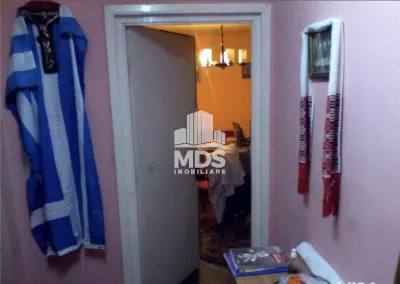 Apartament cu 3 camere decomandat cu garaj sub bloc - foto 1