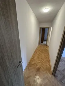 3 camere  aproape de piata 700 cu centrala etaj intermediar - foto 8