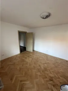 3 camere  aproape de piata 700 cu centrala etaj intermediar - foto 9