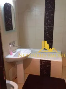 APARTAMENT CU 2 CAMERE DE INCHIRIAT IN ZONA DEMOCRATIEI - foto 6