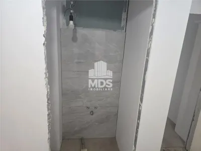 Decomandat cu 2 bai la etajul 2, proaspat renovat - foto 19