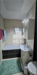 Apartament 2 dormitoare și living cu bucătărie, mobilat și utilat - foto 8