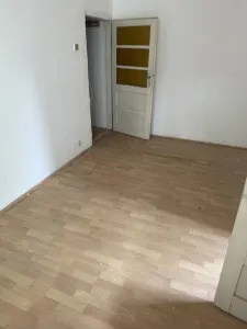 2 camere la etaj 2 linga piata Doina - foto 2