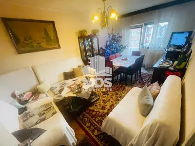 Apartament 3 camere, decomandat, etaj intermediar - foto 1