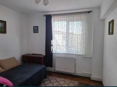 Apartament ultracentral cu 3 camere+garaj in CF - foto 3
