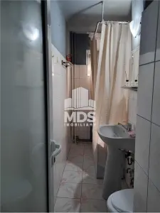 Mobilat si utilat cu centrala propie la etaj 2 aproape de Medicina - foto 6