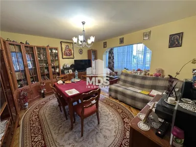 Etaj cu 2 bai si 2 balcoane bloc izolat - foto 1