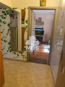 Decomandat, mobilat si utilat cu 2 bai si 2 balcoane la etajul 3 - foto 1