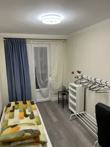 Mobilat si utilat cu 2 balcoane la etajul 2 - foto 7