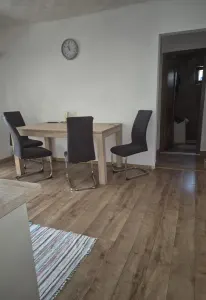 Decomandat, mobilat si utilat in zona Soarelui - foto 5