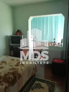 3 camere Gh Lazar bloc cu lift - foto 1