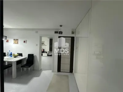 Decomandat, etaj 3, mobilat si utilat in Soarelui - foto 4