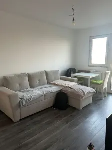 Mobilat si utilat, etaj intermediar in bloc izolat - foto 1