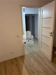 Decomandat cu 2 bai la etajul 1 renovat recent nou - foto 4