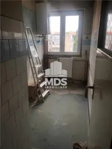 Apartament cu 3 camere cu centrala propie linga Piata Doinei - Timisoara