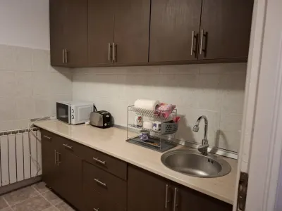 Decomandat, mobilat si utilat, linga piata Noua - foto 3