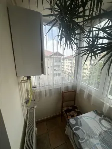 Decomandat cu 2 bai si 2 balcoane etaj intermediar - foto 5
