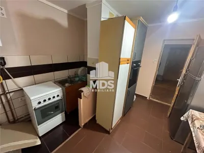 Decomandat cu 2 bai si 2 balcoane, 85 mp la etaj 3 Bucovina - foto 2